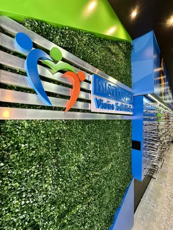 Foto Interior de loja logo marca